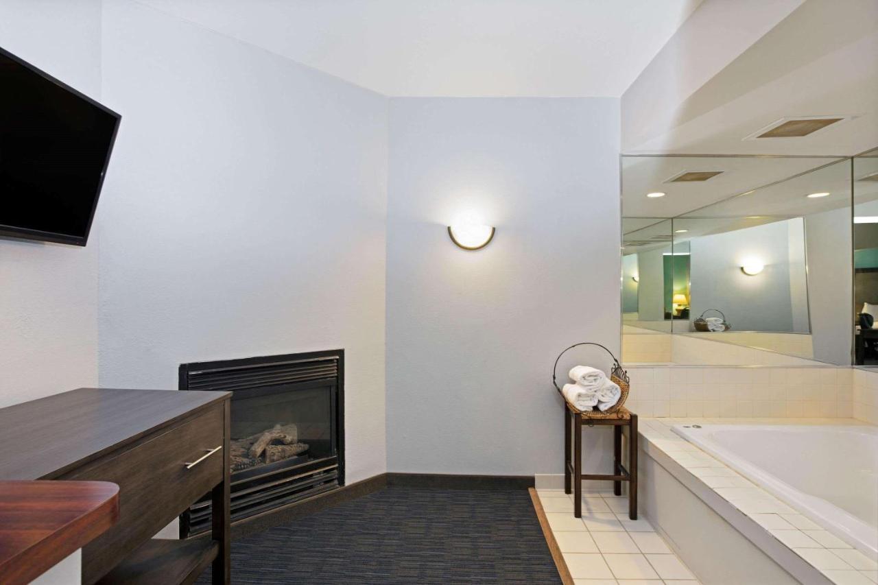La Quinta By Wyndham Omaha Airport Downtown Hotel Carter Lake Buitenkant foto